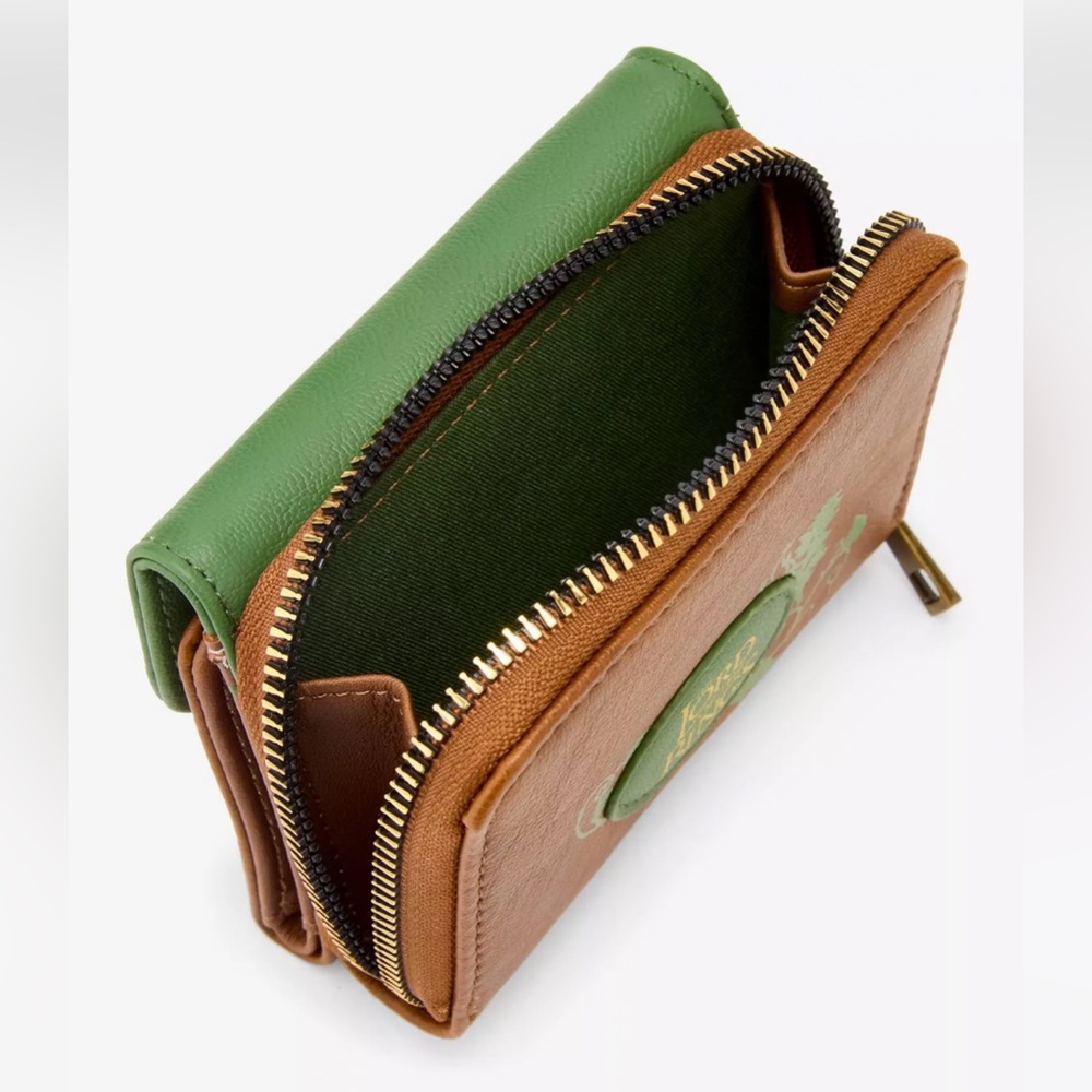 Her Universe The Lord Of The Rings One Ring Leaves
Messenger Bag & Wallet Set - Picture 11 of 11
